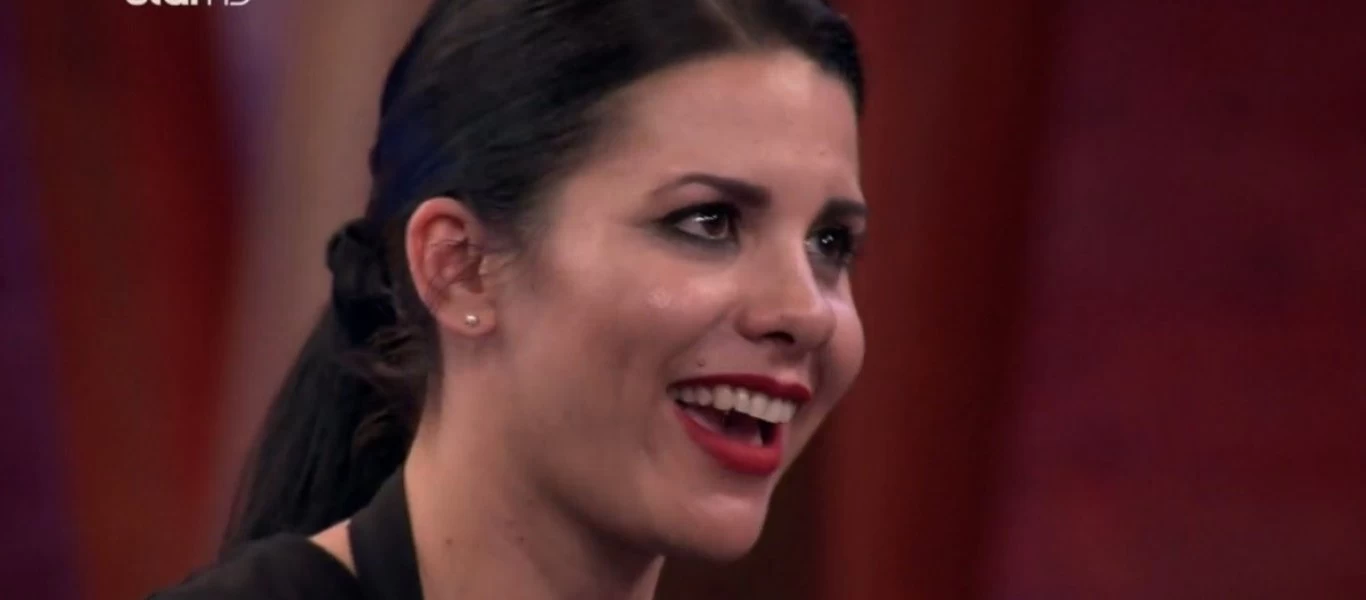 MasterChef: Η Μαρίνα Ντεμολλάι ποζάρει με μαγιό και μας... «κόβει την ανάσα» (φώτο)